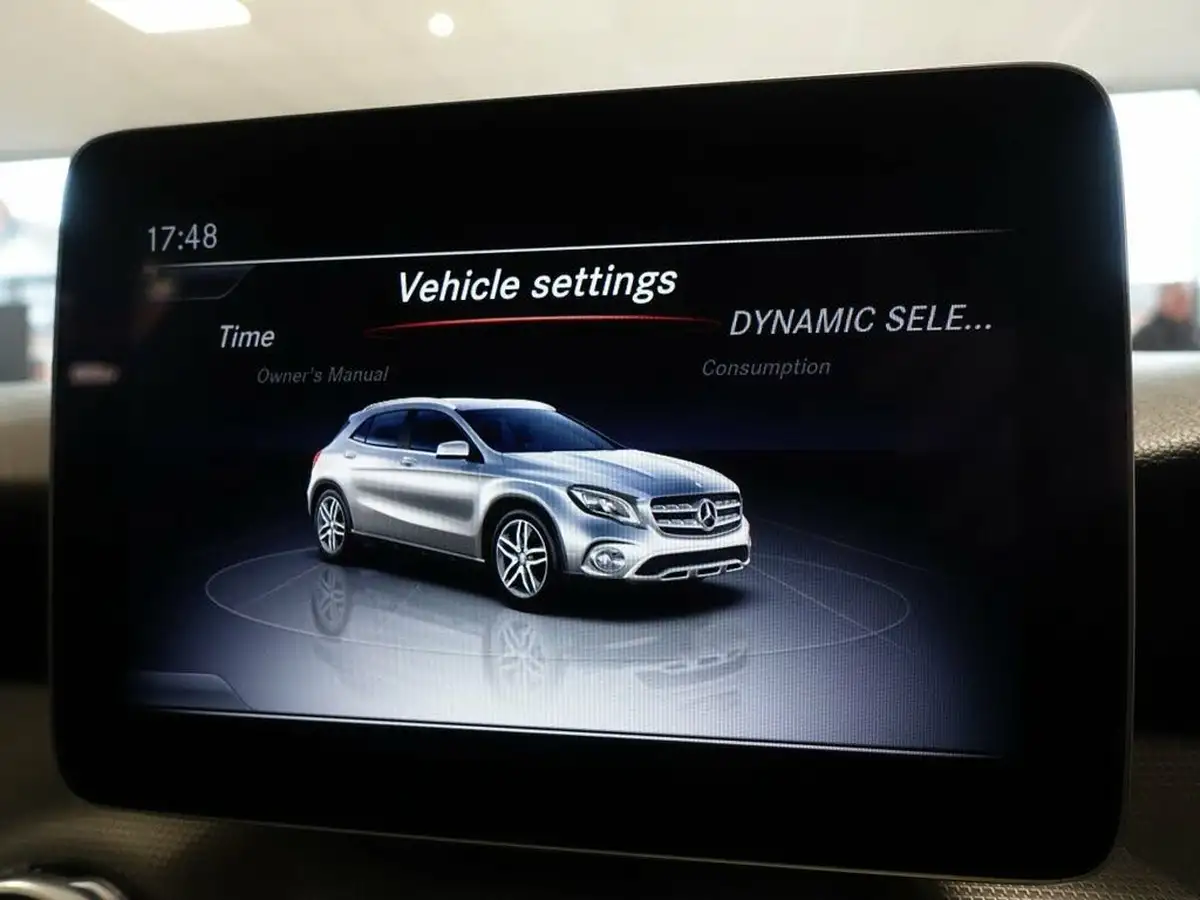 2017-mercedes-benz-gla-class-16-gla-200-sport-big-34