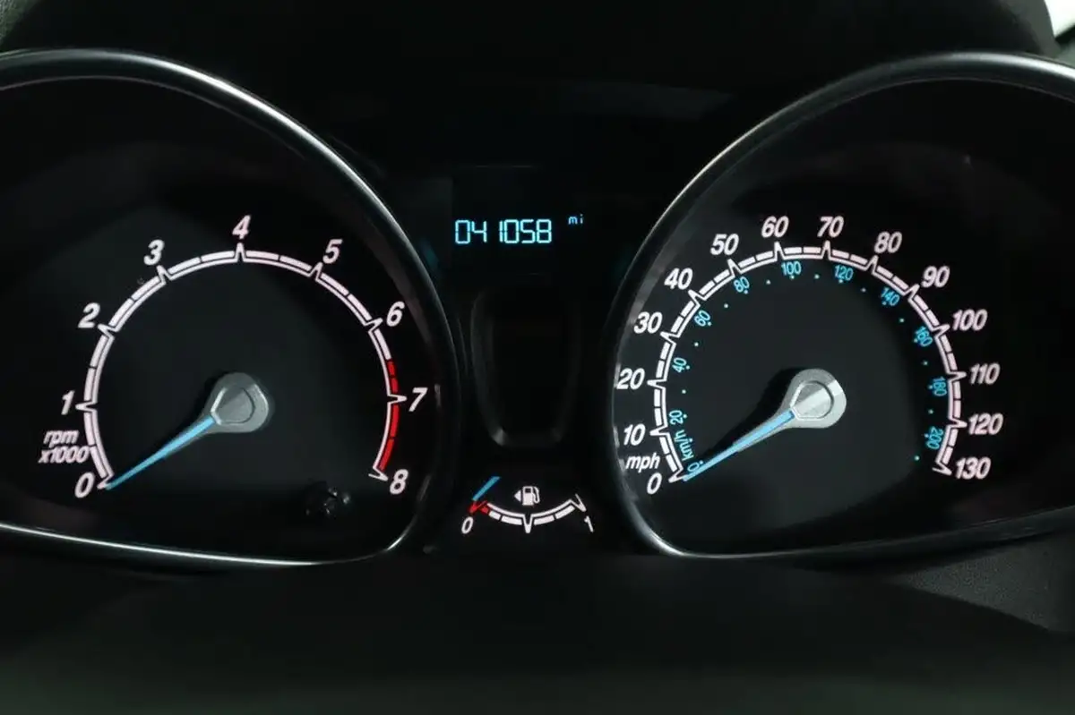 2017-ford-fiesta-10t-st-line-100ps-5d-big-16