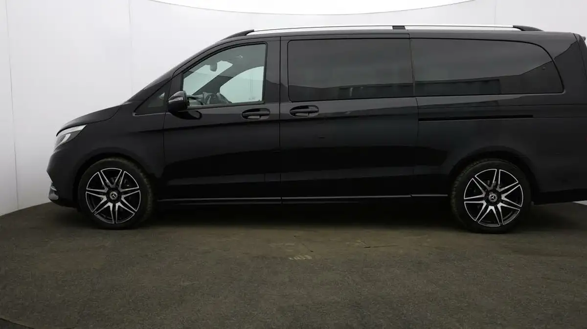 2020-mercedes-benz-v-class-20d-v300d-amg-line-extra-long-big-71