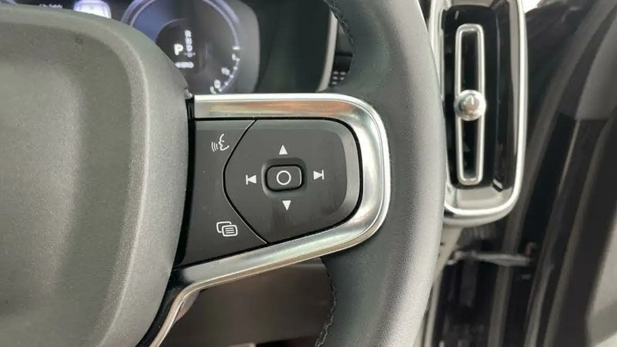 2021-volvo-xc40-15-t5-r-design-262bhp-big-20