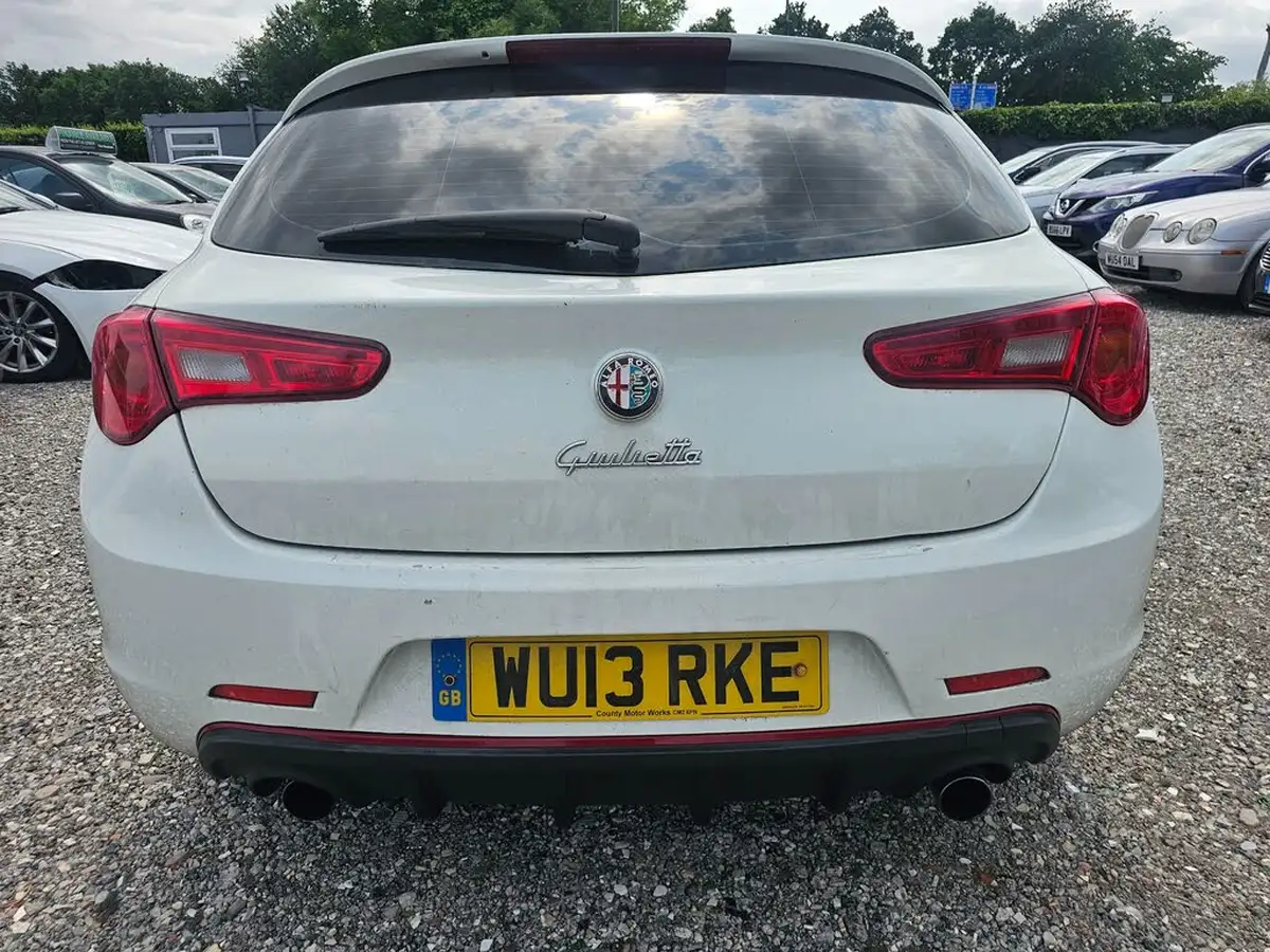 2013-alfa-romeo-giulietta-20td-sportiva-140bhp-big-5