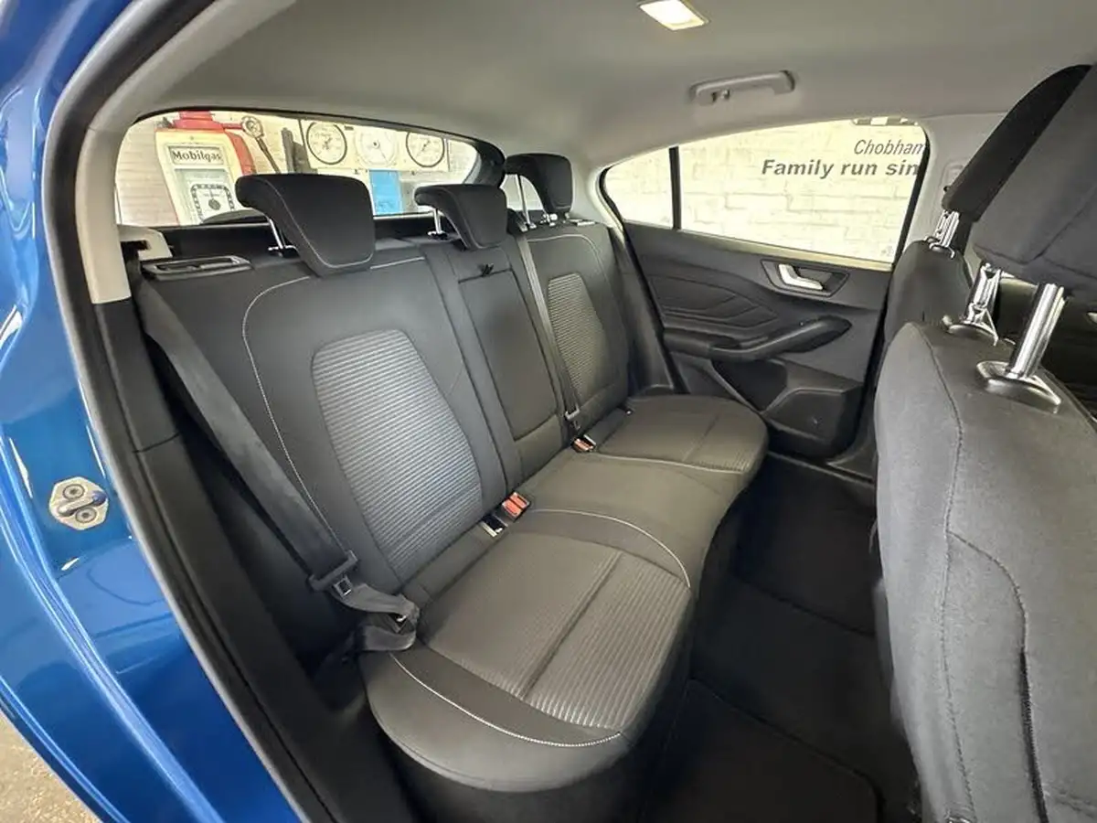 2019-ford-focus-10t-titanium-hatchback-big-15