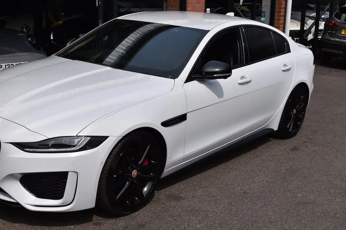 2021-jaguar-xe-20-d200-r-dynamic-black-big-20