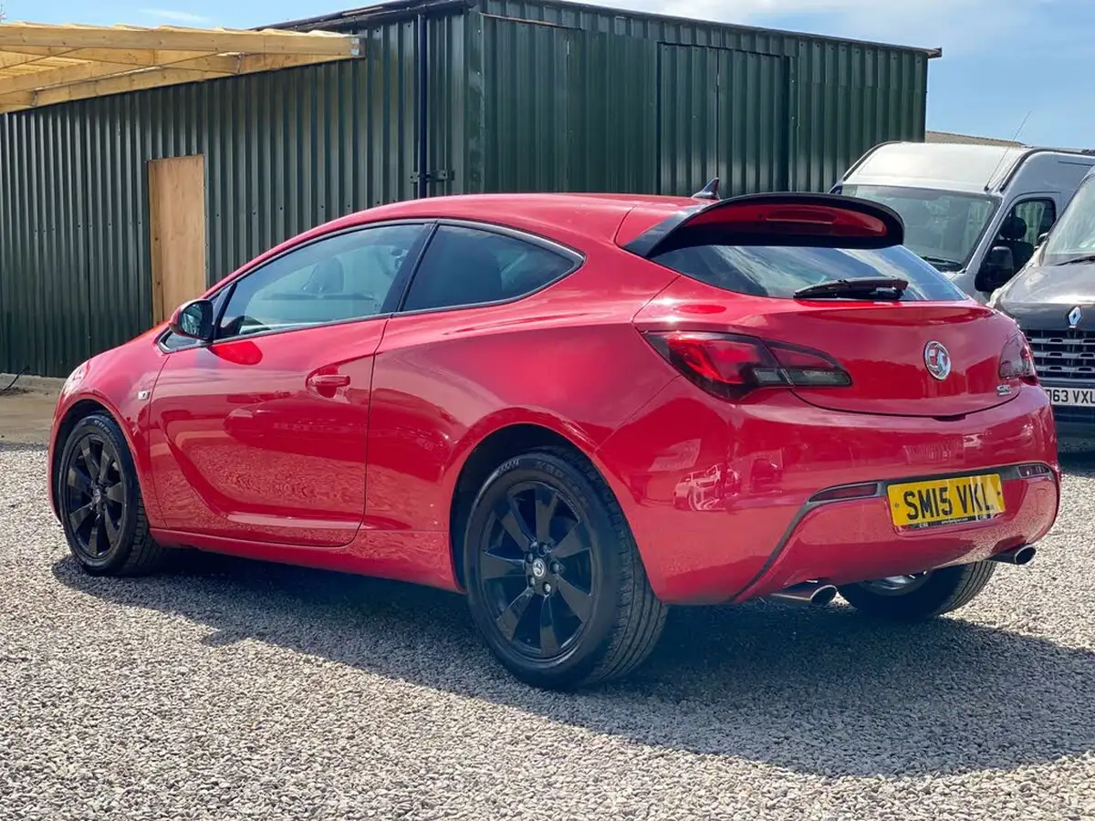 2015-vauxhall-gtc-16-limited-edition-big-3