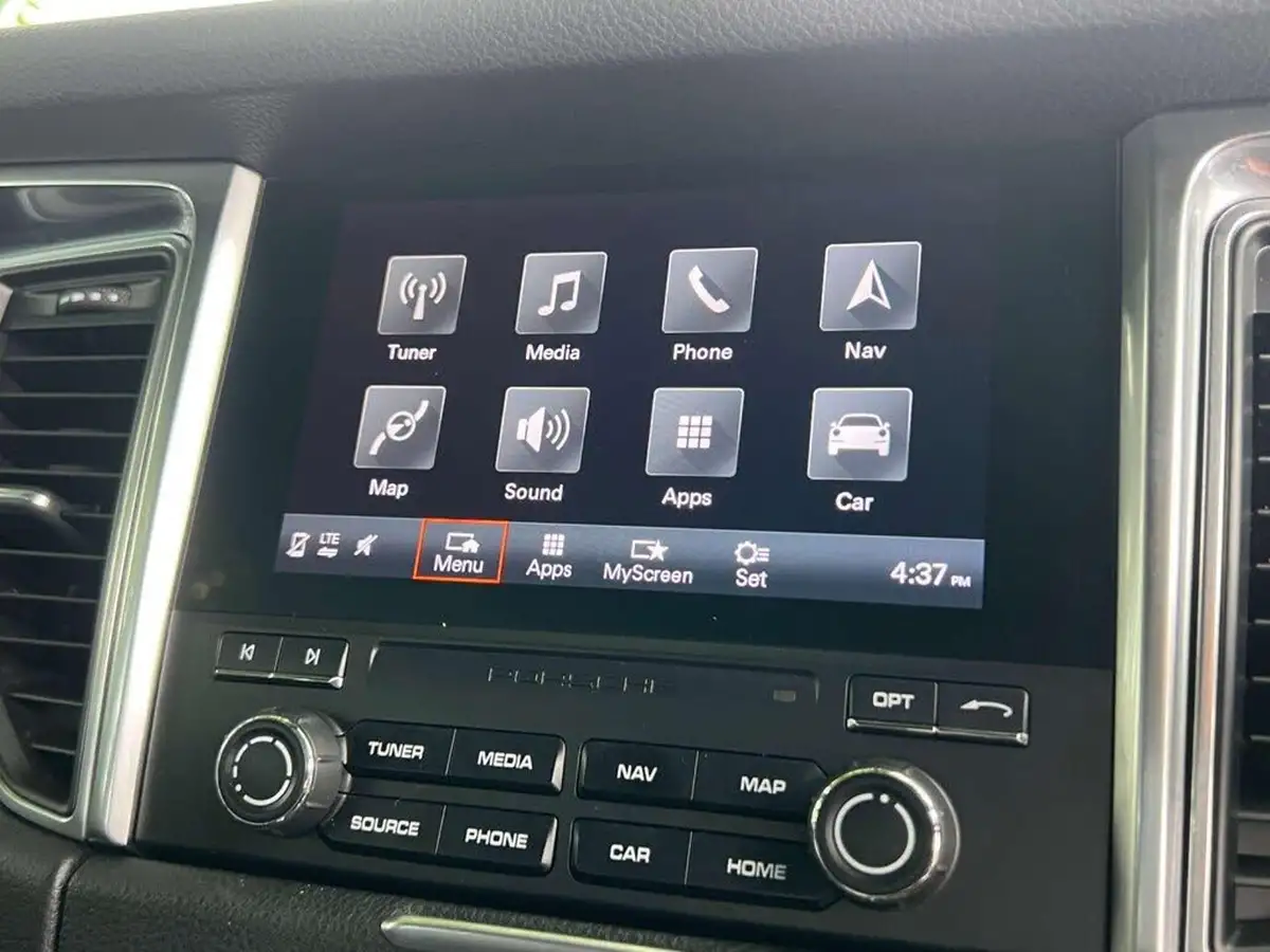 2018-porsche-macan-30-s-big-46