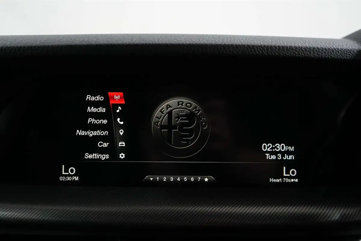2017-alfa-romeo-stelvio-22td-milano-big-33