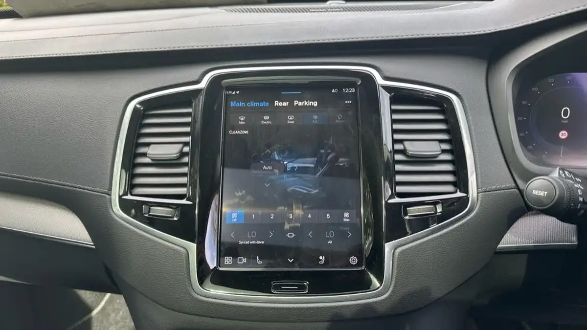 2024-volvo-xc90-20-t8-plus-big-32
