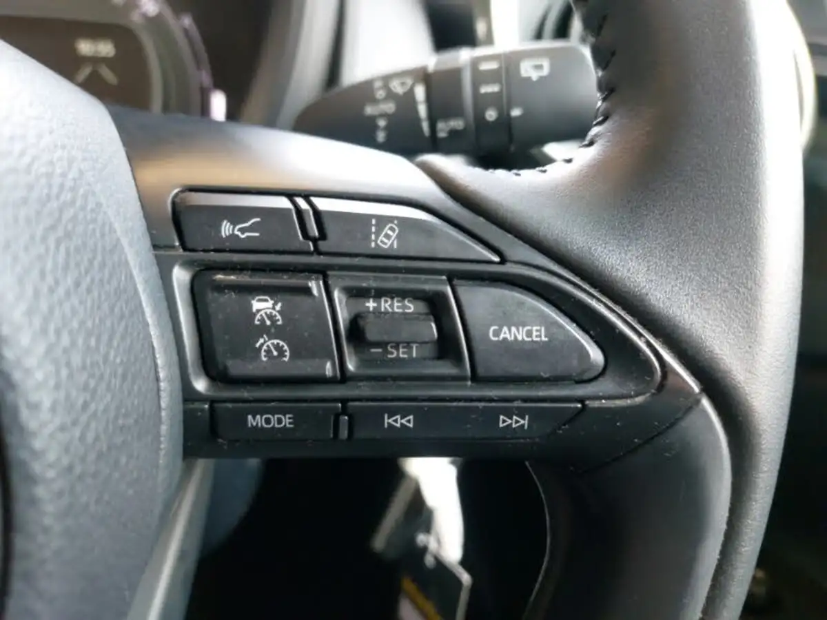 2022-toyota-aygo-x-10-vvt-i-edge-cvt-big-18