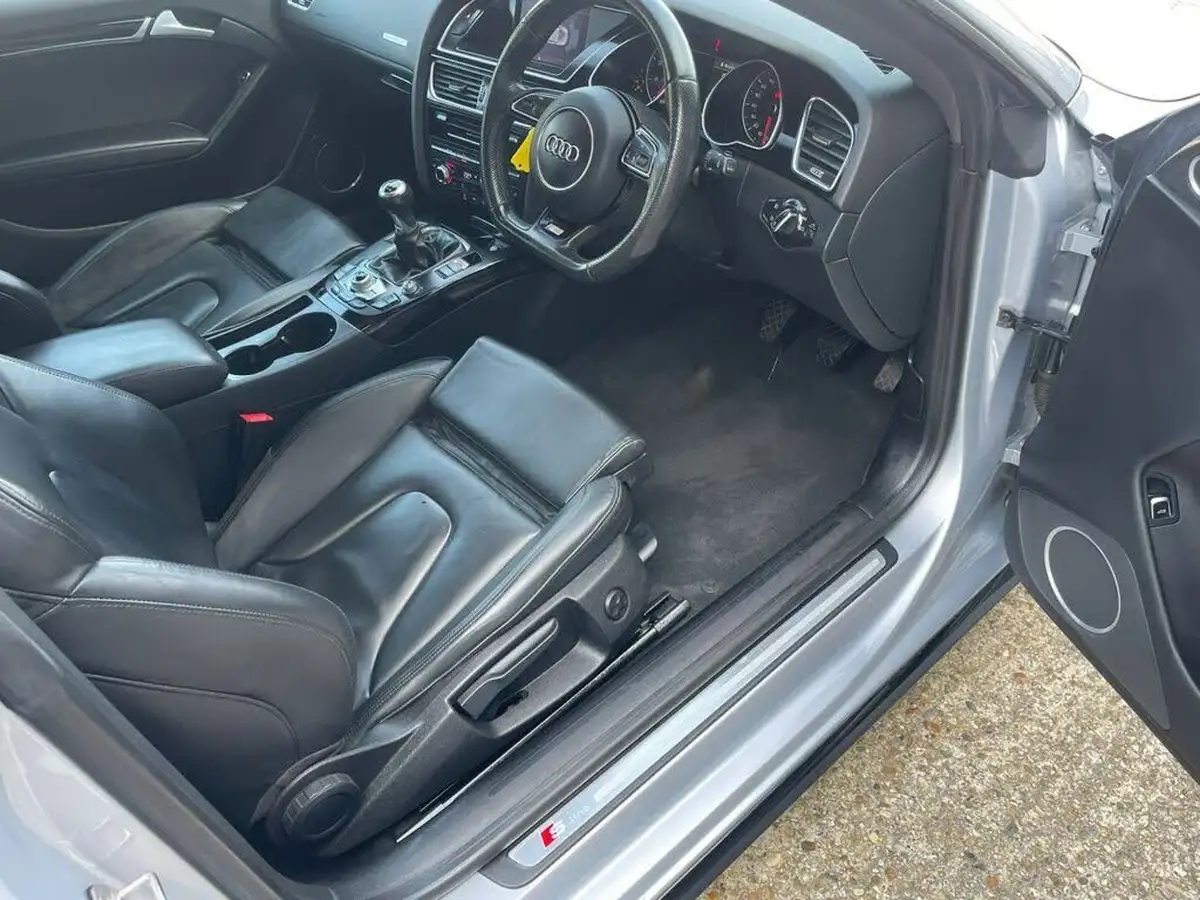 2015-audi-a5-20-tfsi-quattro-black-edition-plus-coupe-2d-big-39
