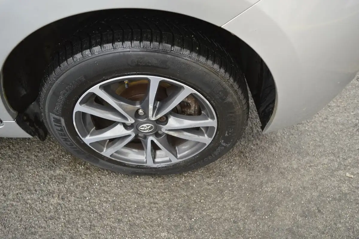 2014-toyota-verso-18-icon-7st-big-23