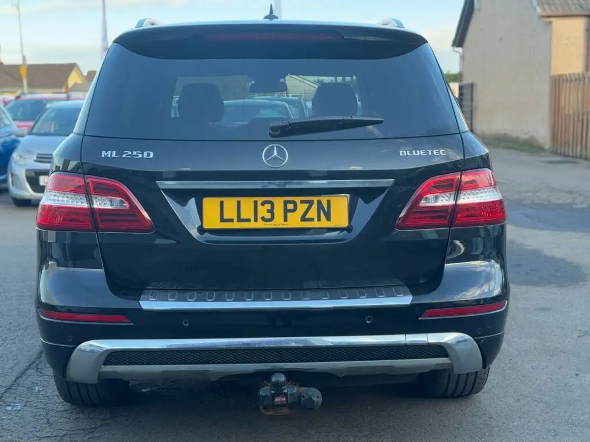 2013-mercedes-benz-m-class-21cdi-ml250-bluetec-amg-sport-big-5