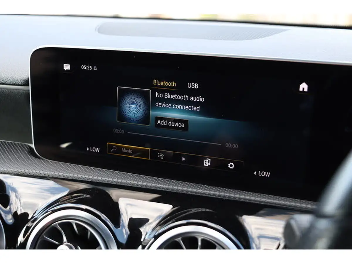 2019-mercedes-benz-a-class-13-a200-amg-line-premium-saloon-4d-7g-dct-big-9