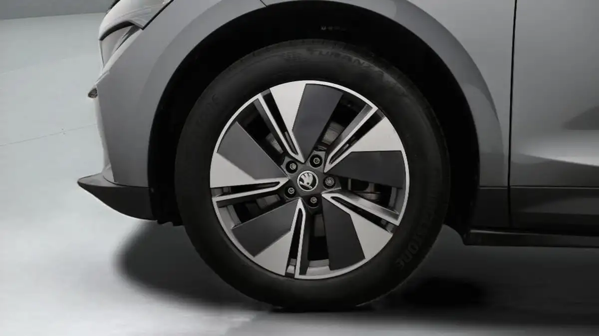 2022-skoda-enyaq-e-60-big-18