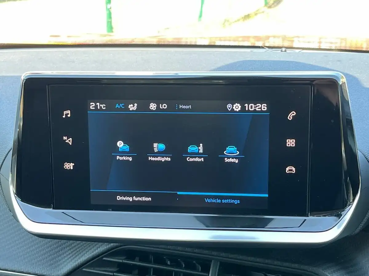 2022-peugeot-2008-suv-12-puretech-allure-premium-100bhp-big-23