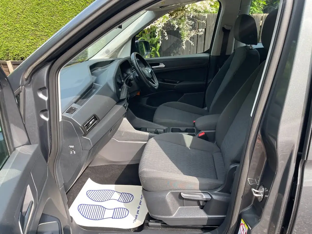 2023-volkswagen-caddy-15-tsi-maxi-life-big-8