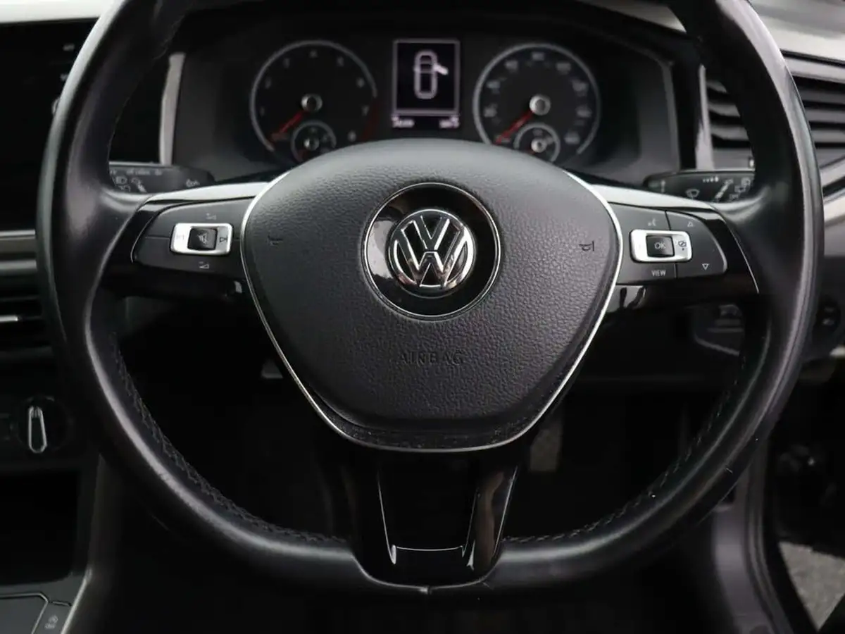 2018-volkswagen-polo-10-se-75ps-big-35