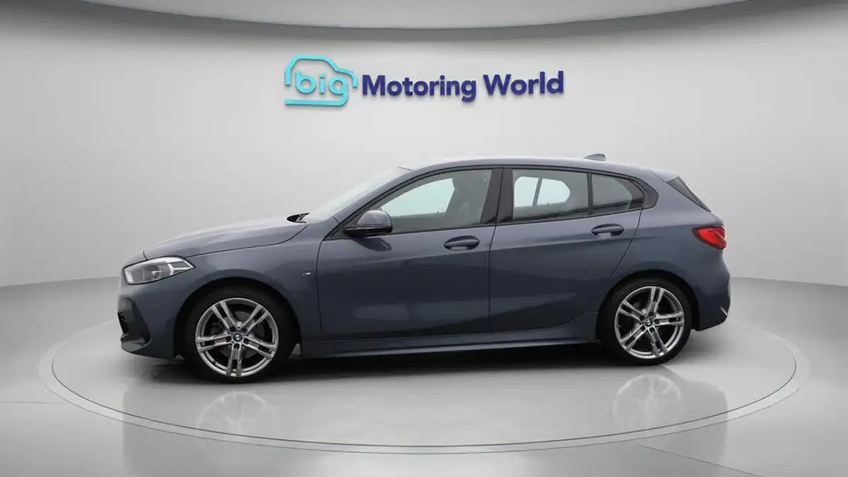 2022-bmw-1-series-15-118i-m-sport-lcp-dct-big-4