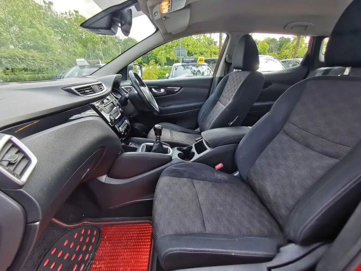 2014-nissan-qashqai-12-acenta-smart-vision-pack-big-8