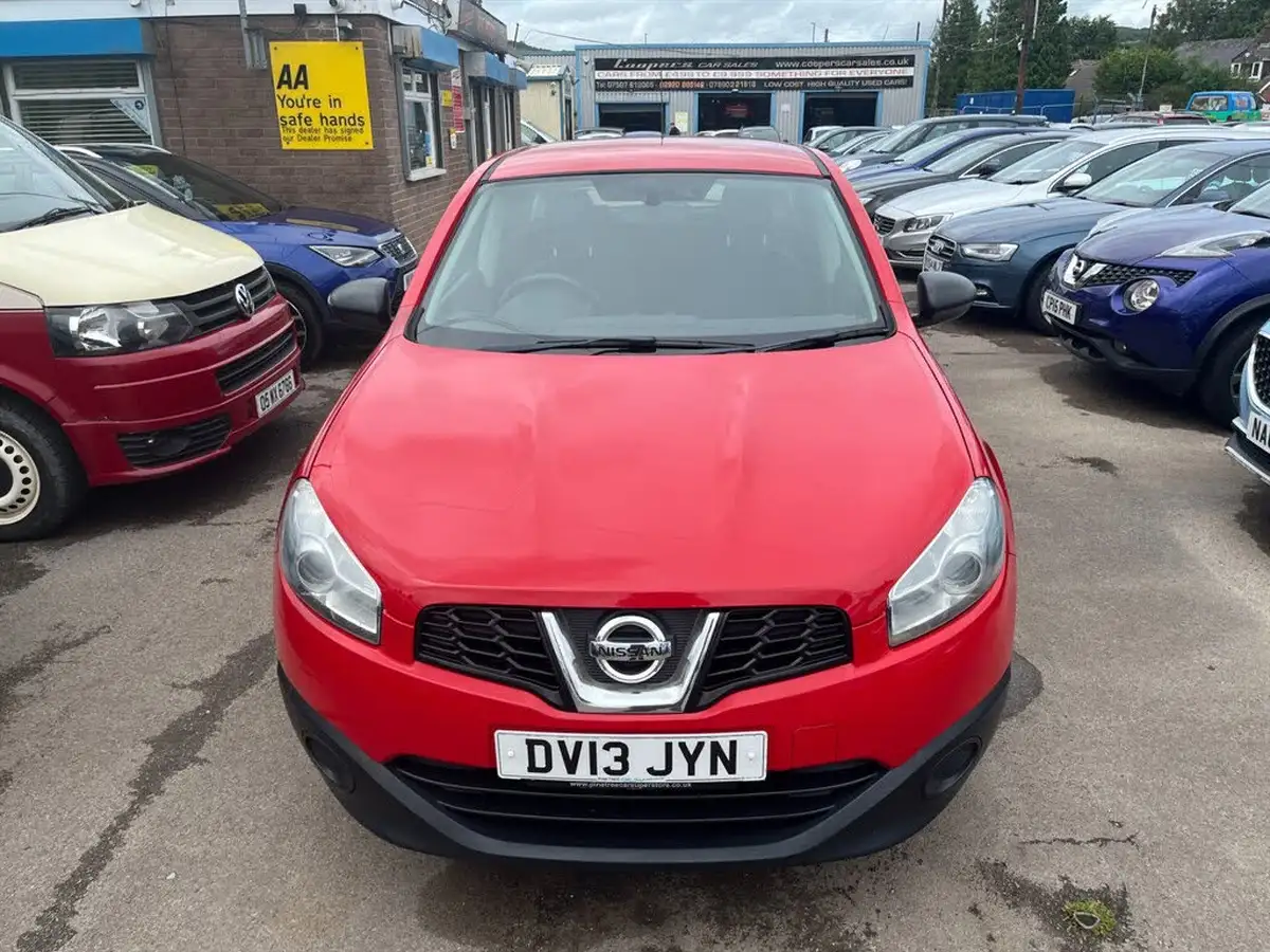 2013-nissan-qashqai-15td-visia-big-1