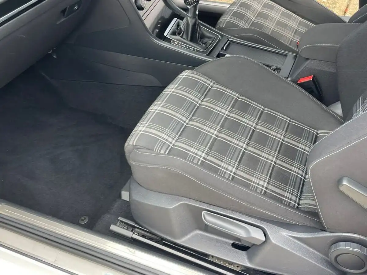 2014-volkswagen-golf-20tdi-gtd-3d-big-51