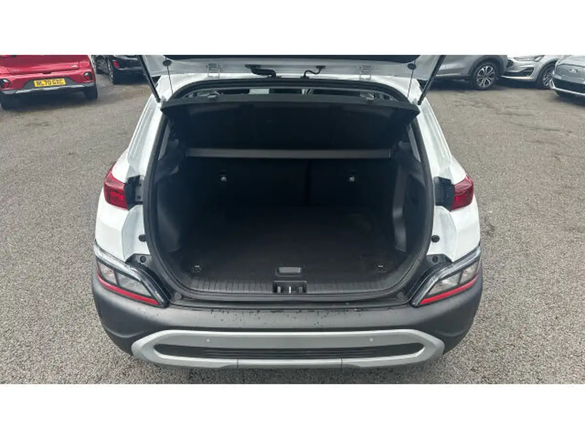 2022-hyundai-kona-16-gdi-se-connect-big-3