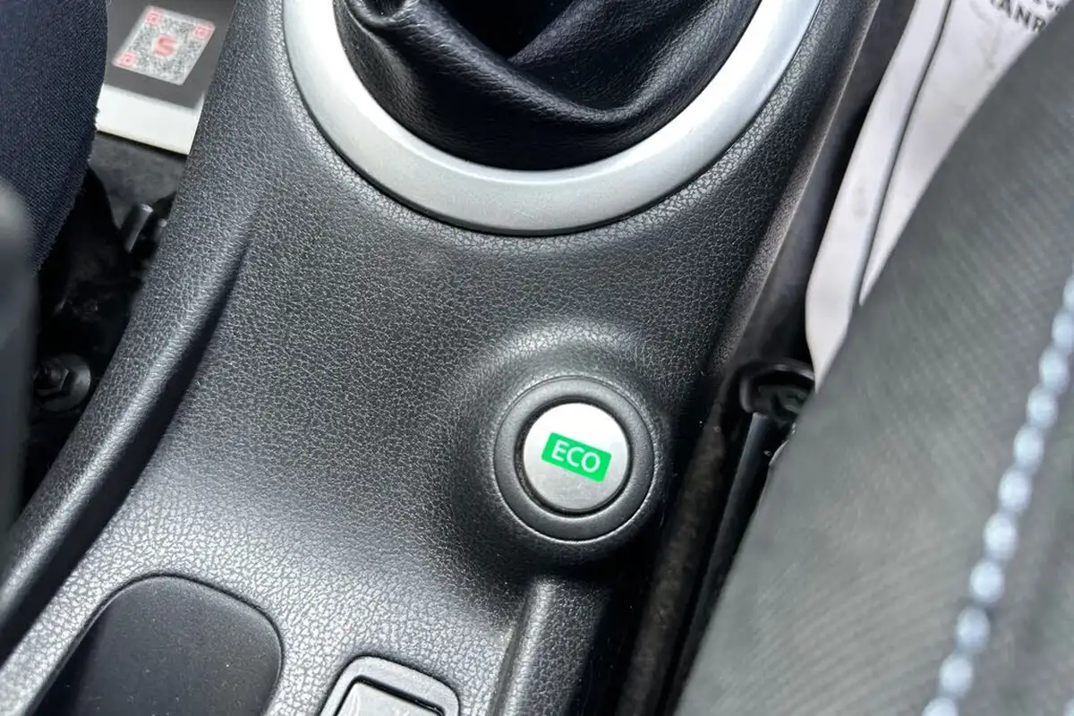 2016-nissan-note-15dci-acenta-premium-big-43