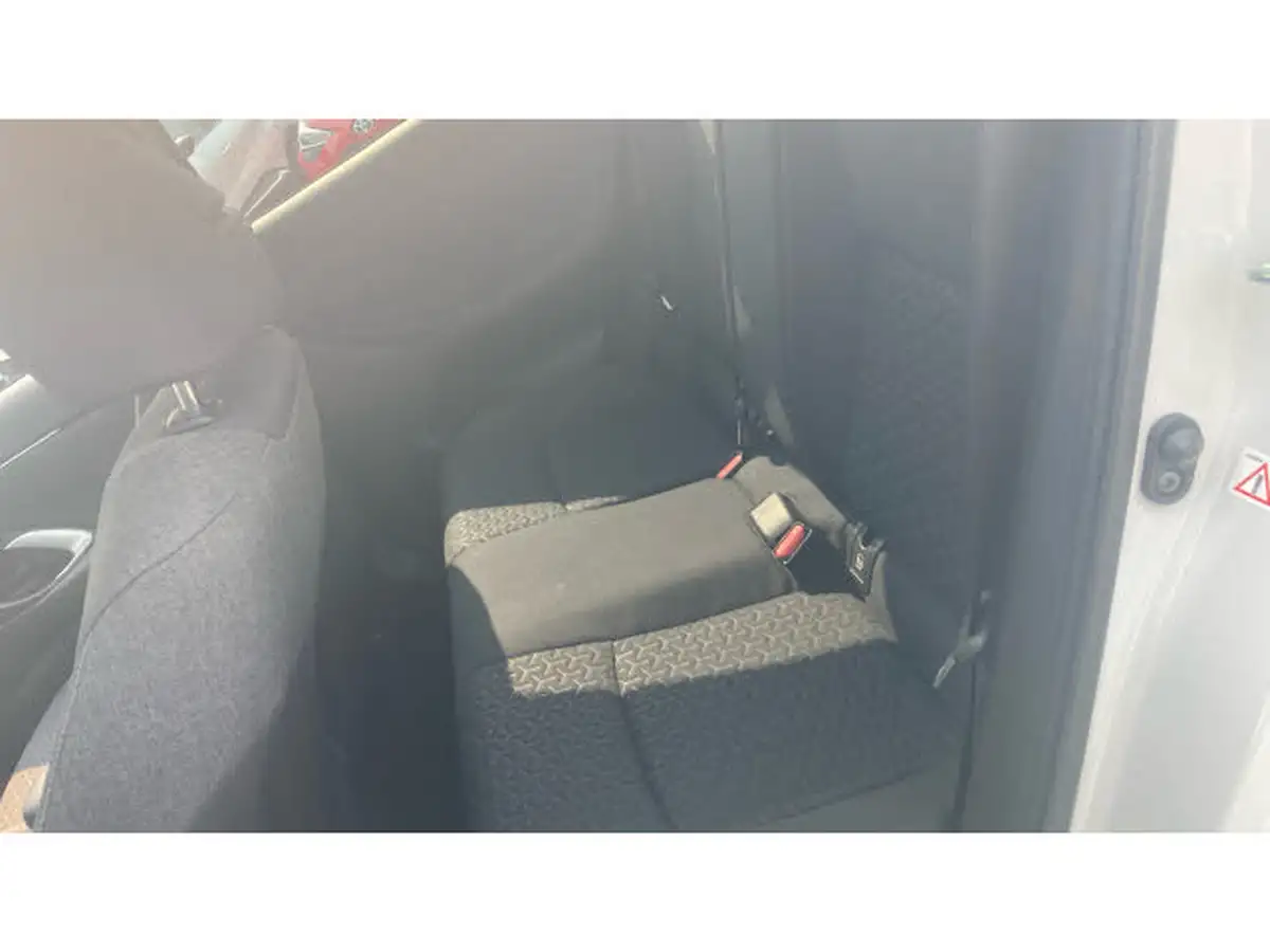 2021-toyota-yaris-15-vvt-i-design-panoramic-roof-big-15