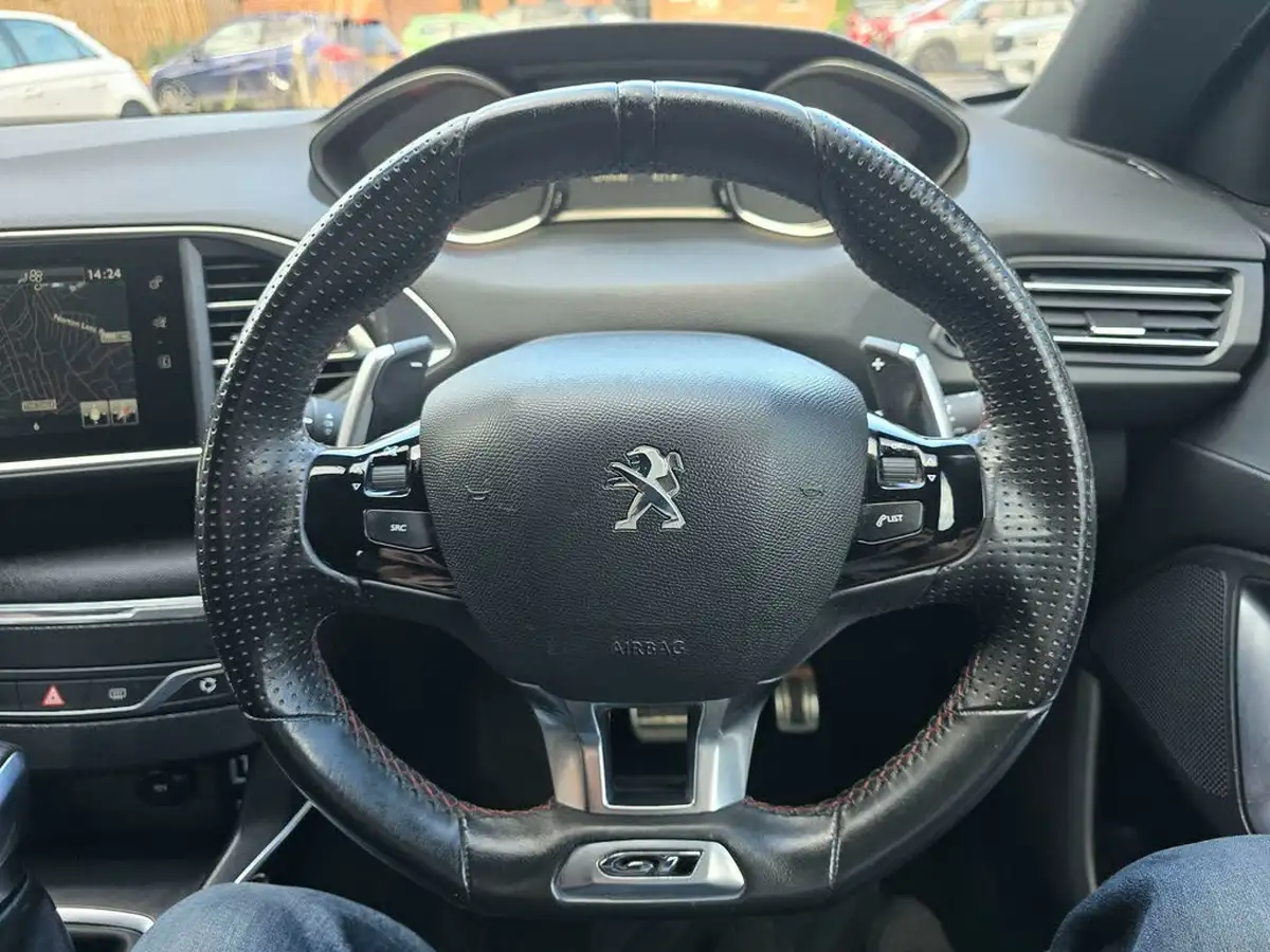 2016-peugeot-308-20-bluehdi-gt-eat6-big-42