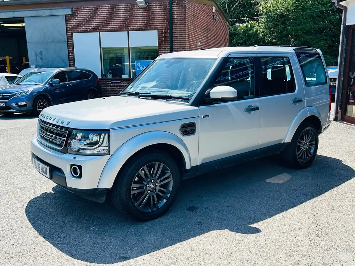 2016-land-rover-discovery-4-30-sd-v6-graphite-big-4