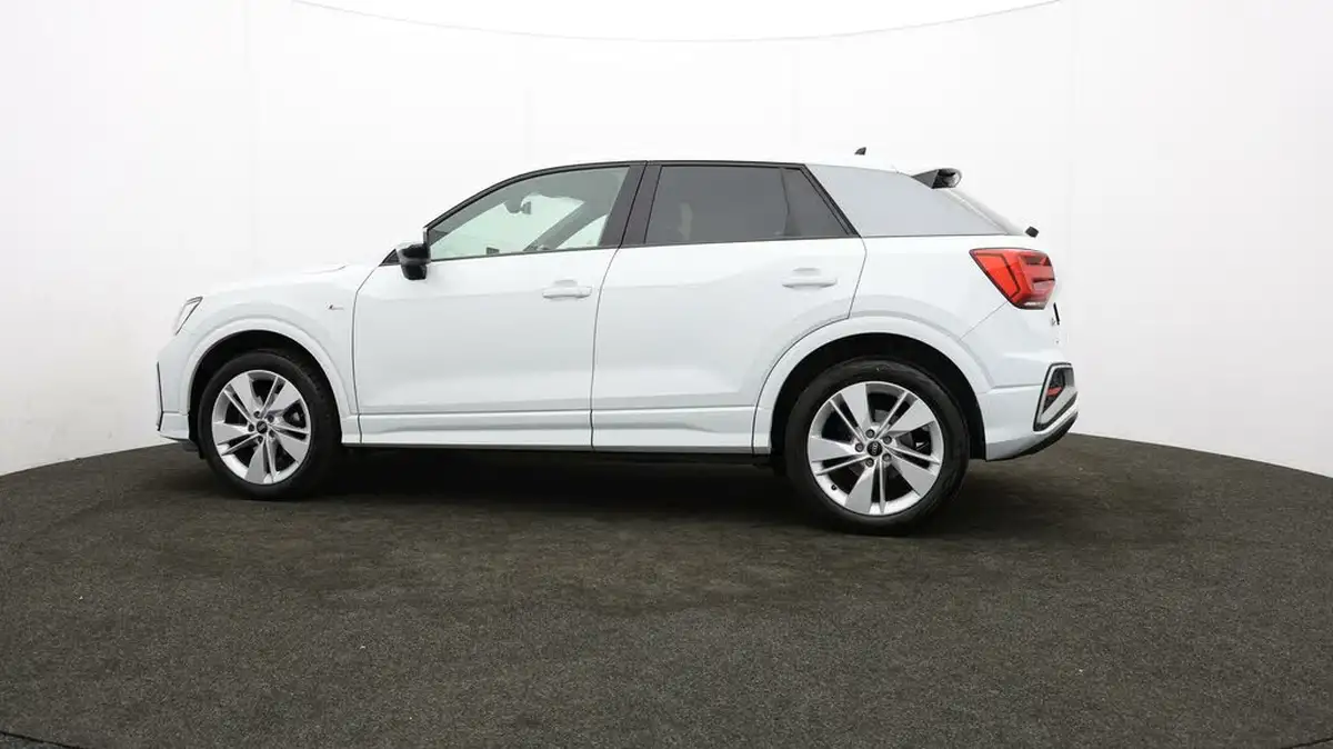 2021-audi-q2-10-30-tfsi-s-line-big-71