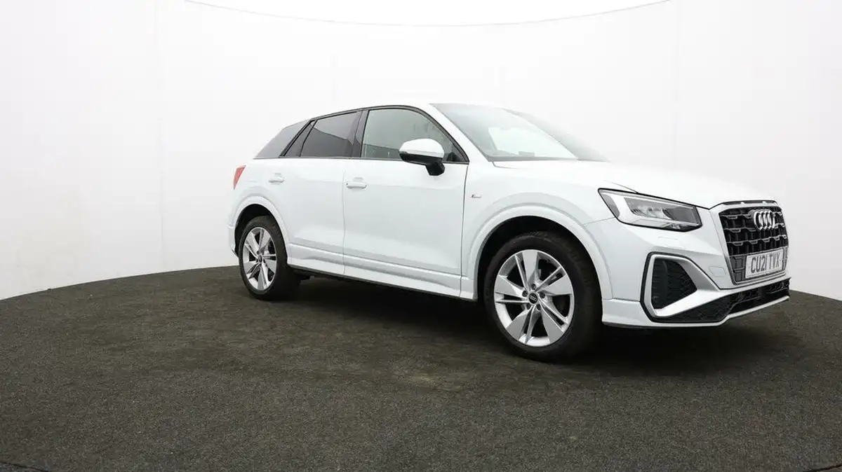 2021-audi-q2-10-30-tfsi-s-line-big-47