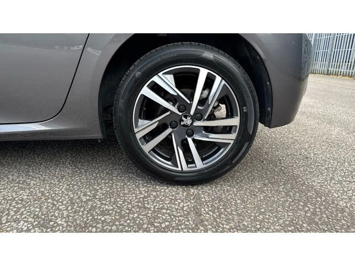2022-peugeot-208-12-puretech-allure-premium-100bhp-big-41