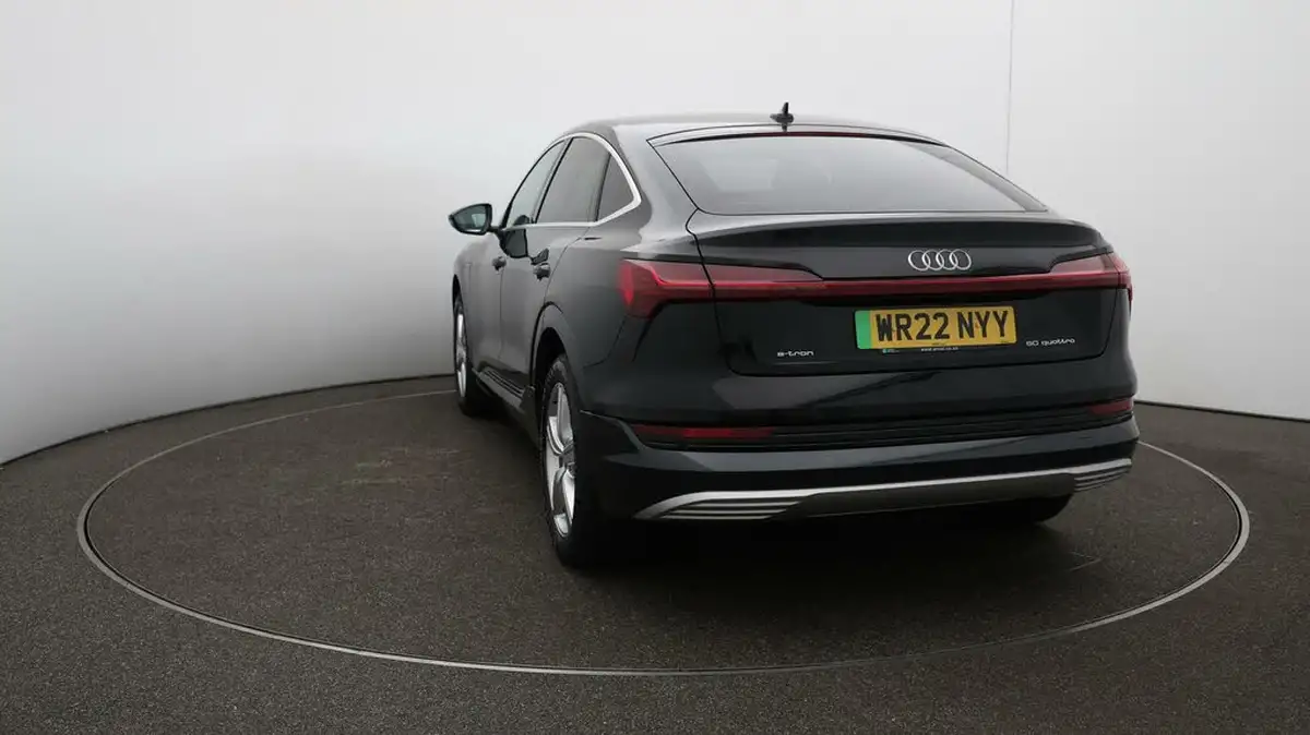 2022-audi-e-tron-50e-technik-sportback-big-61