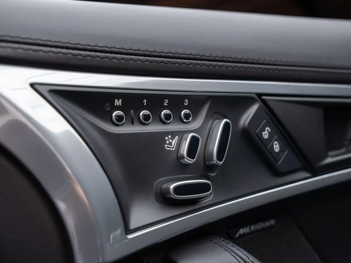 2019-jaguar-f-type-50-v8-sc-r-550ps-awd-ss-coupe-big-11