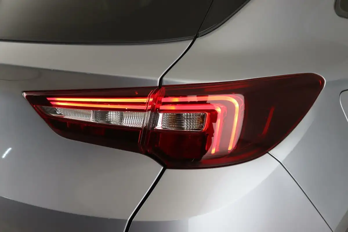 2021-vauxhall-grandland-x-12-griffin-big-9