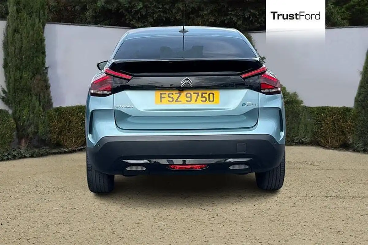 2022-citroen-c4-e-shine-plus-big-6