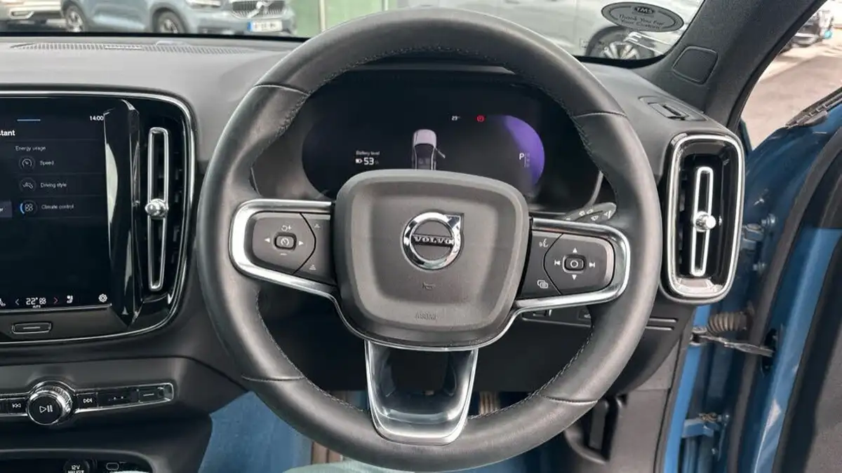 2022-volvo-c40-e-twin-recharge-pro-big-9
