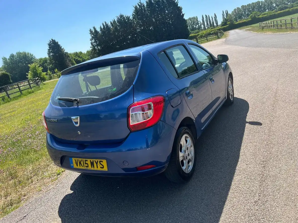 2015-dacia-sandero-15d-laureate-big-4