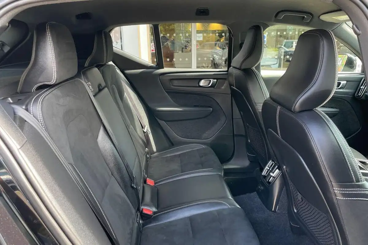2021-volvo-xc40-15-t5-r-design-pro-258bhp-big-21