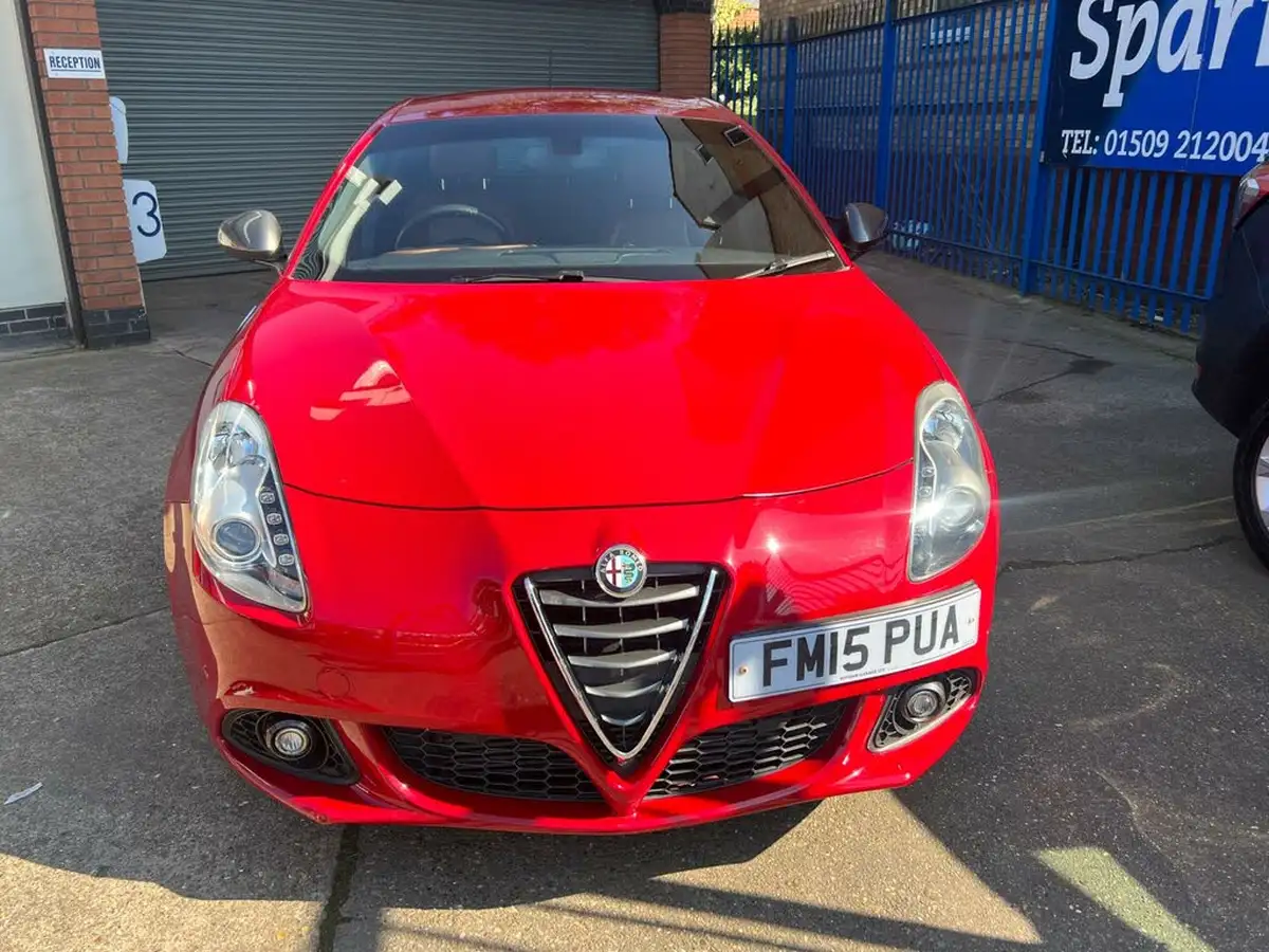 2015-alfa-romeo-giulietta-17-quadrifoglio-verde-big-1