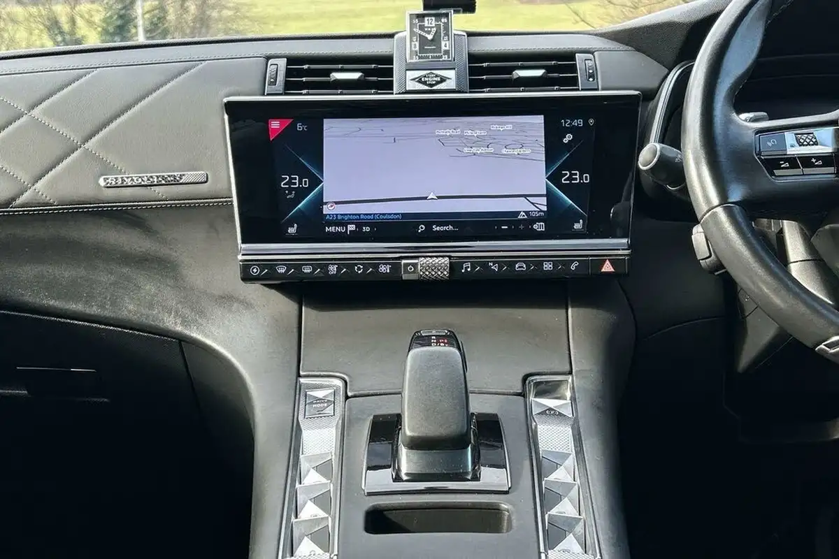 2021-ds-ds-7-crossback-e-tense-prestige-300ps-4x4-5d-big-40