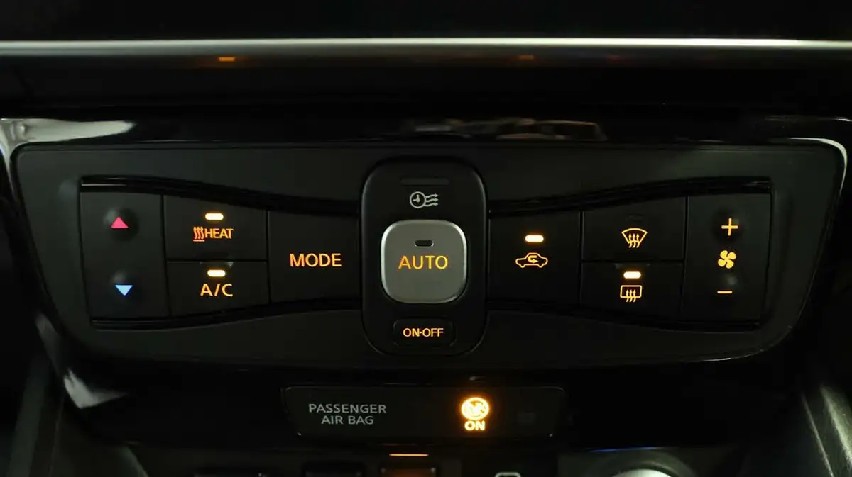 2021-nissan-leaf-e-n-connecta-big-11
