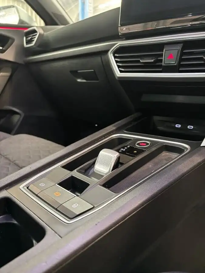 2020-seat-leon-15-etsi-fr-first-edition-hatchback-big-18