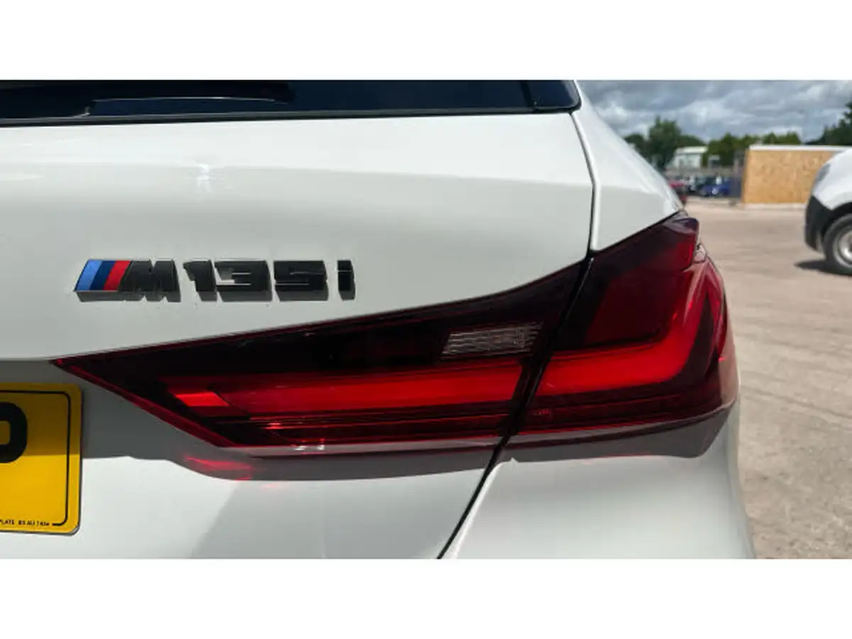 2019-bmw-1-series-20-m135i-xdrive-big-21