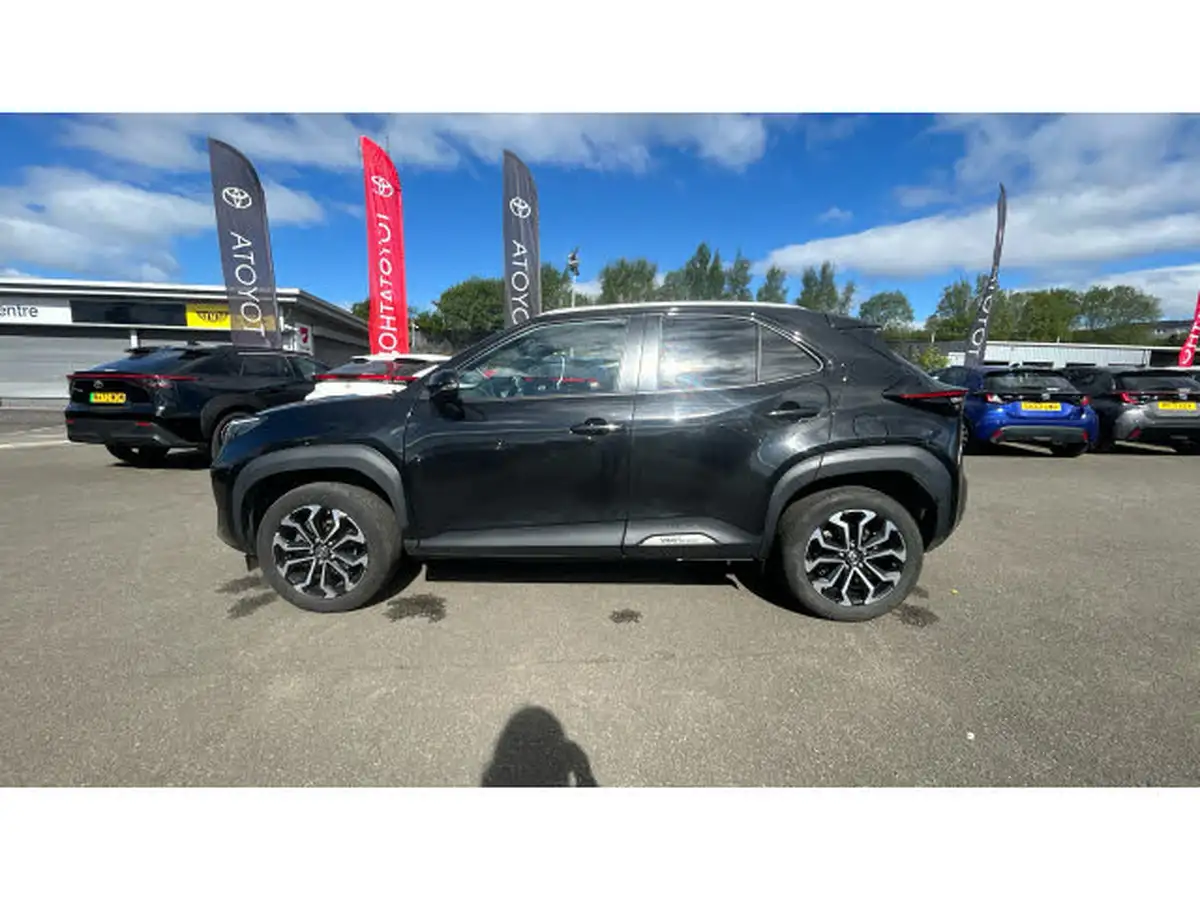 2022-toyota-yaris-15-vvt-i-design-panoramic-roof-big-16