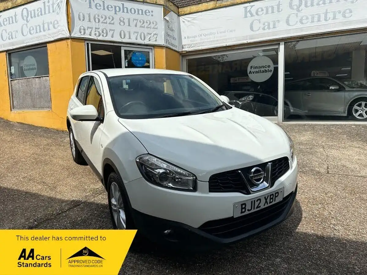 2012-nissan-qashqai-16-acenta-big-0