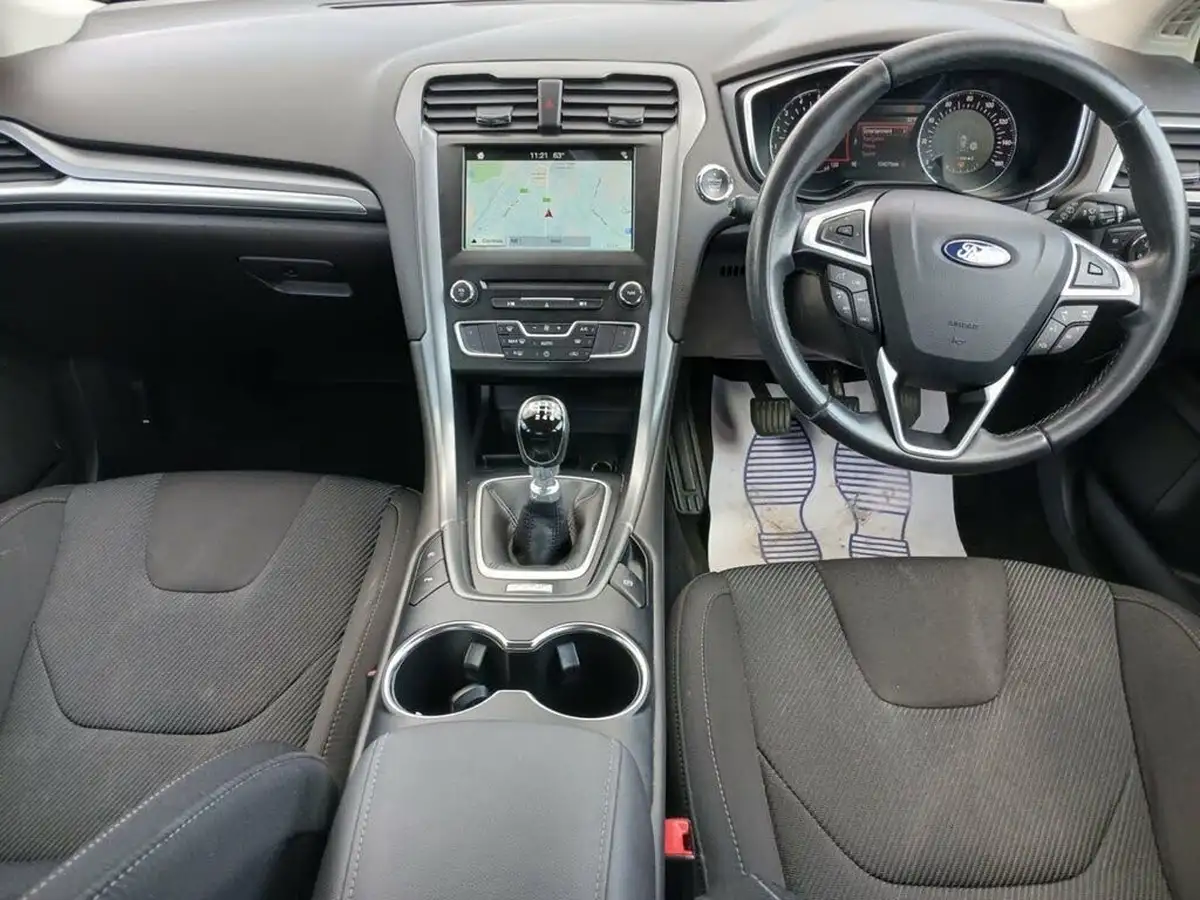 2017-ford-mondeo-15tdci-titanium-eco-hatchback-1498cc-big-11