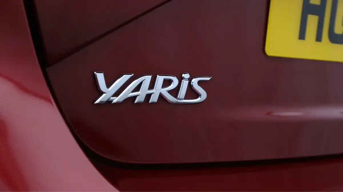 2018-toyota-yaris-15-vvt-i-excel-hybrid-big-21