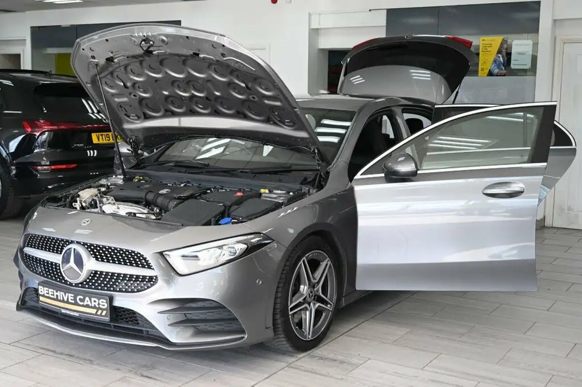 2019-mercedes-benz-a-class-20-a220-amg-line-premium-hatchback-5d-4matic-big-11