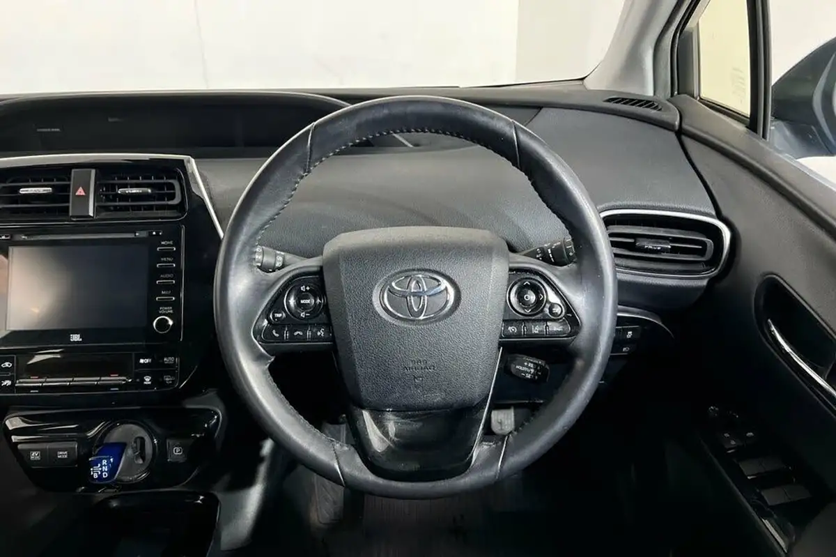 2021-toyota-prius-18-vvt-i-business-edition-plus-awd-cvt-big-14